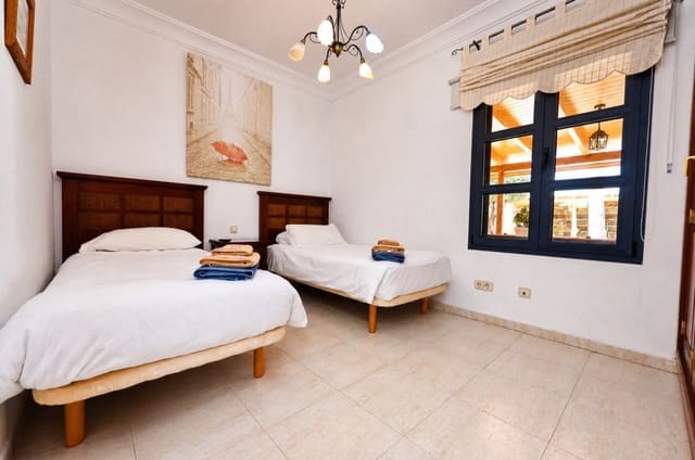 3 camera da letto Villa in vendita in Playa Blanca, Yaiza con piscina - 700.000 € (Rif: 9282145)