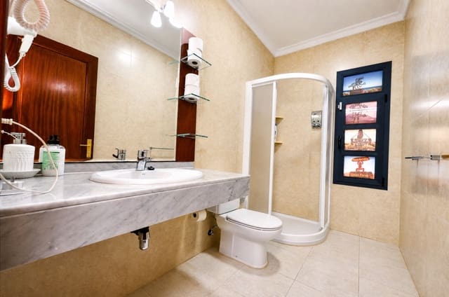3 camera da letto Villa in vendita in Playa Blanca, Yaiza con piscina - 700.000 € (Rif: 9282145)