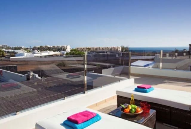 4 makuuhuone Huvila myytävänä paikassa Playa Blanca, Yaiza mukana uima-altaan - 669 000 € (Ref: 9285184)