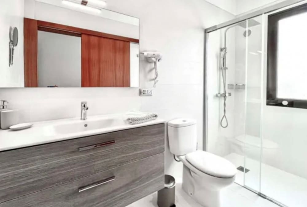 4 bedroom Villa for sale in Playa Blanca with pool - € 669,000 (Ref: 9285184)