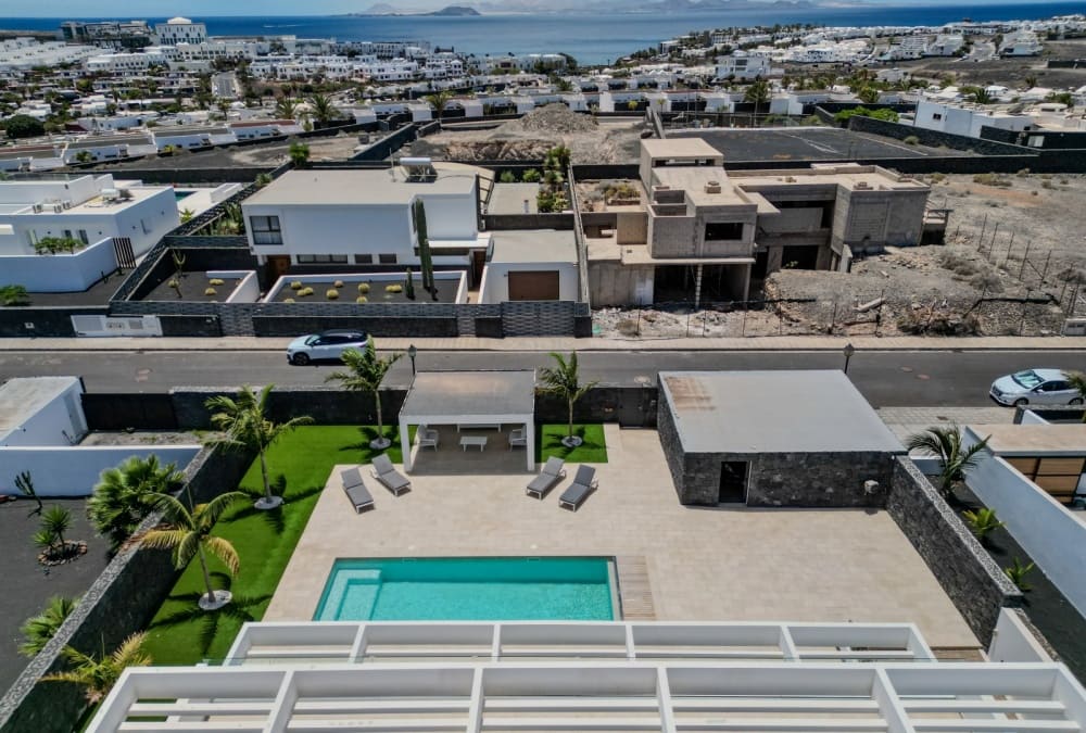 Chalet de 7 habitaciones en Playa Blanca en venta con piscina - 1.900.000 € (Ref: 9285186)