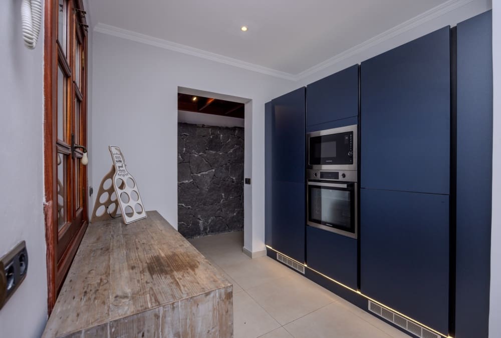 5 slaapkamer Villa te koop in Playa Blanca met zwembad - € 1.750.000 (Ref: 9285187)