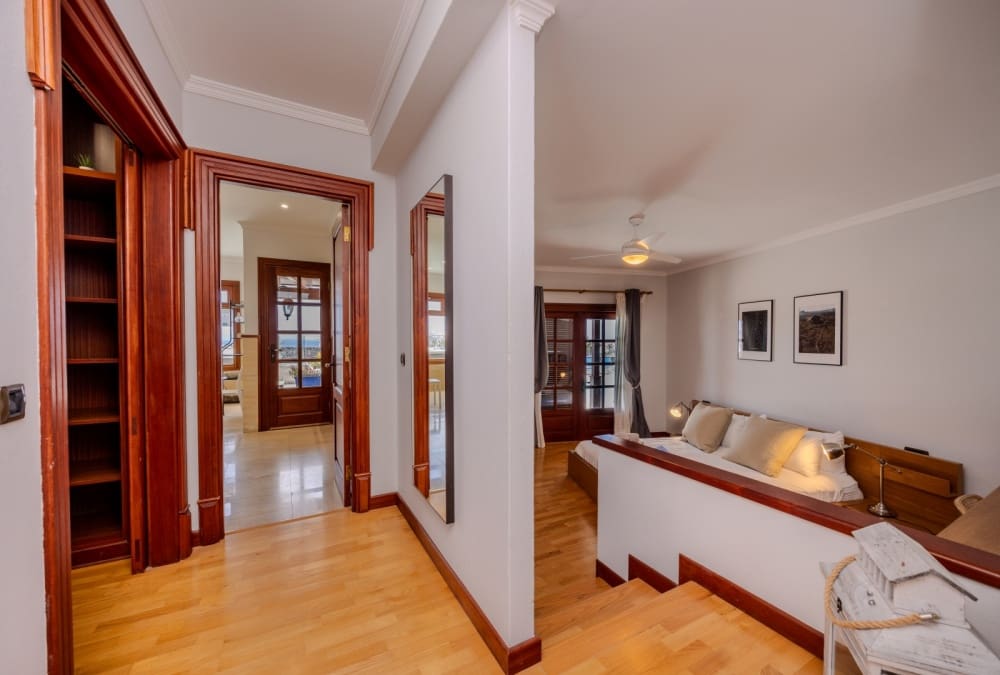 5 slaapkamer Villa te koop in Playa Blanca met zwembad - € 1.750.000 (Ref: 9285187)