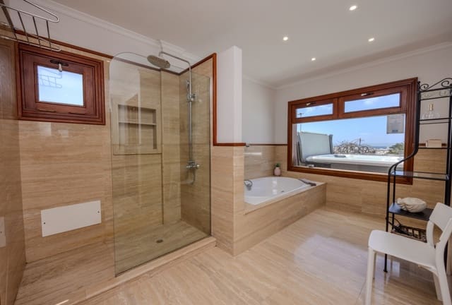 5 sovrum Villa till salu i Playa Blanca, Yaiza med pool - 1 750 000 € (Ref: 9285187)