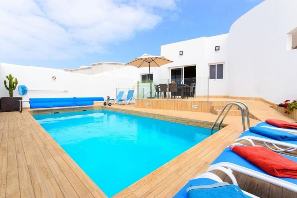 7 soveværelse Villa til salg i Playa Blanca med swimmingpool - € 675.000 (Ref: 9285190)