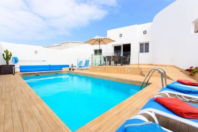 7 soveværelse Villa til salg i Playa Blanca, Yaiza med swimmingpool - € 675.000 (Ref: 9285190)
