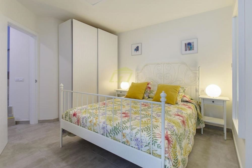 7 soveværelse Villa til salg i Playa Blanca med swimmingpool - € 675.000 (Ref: 9285190)