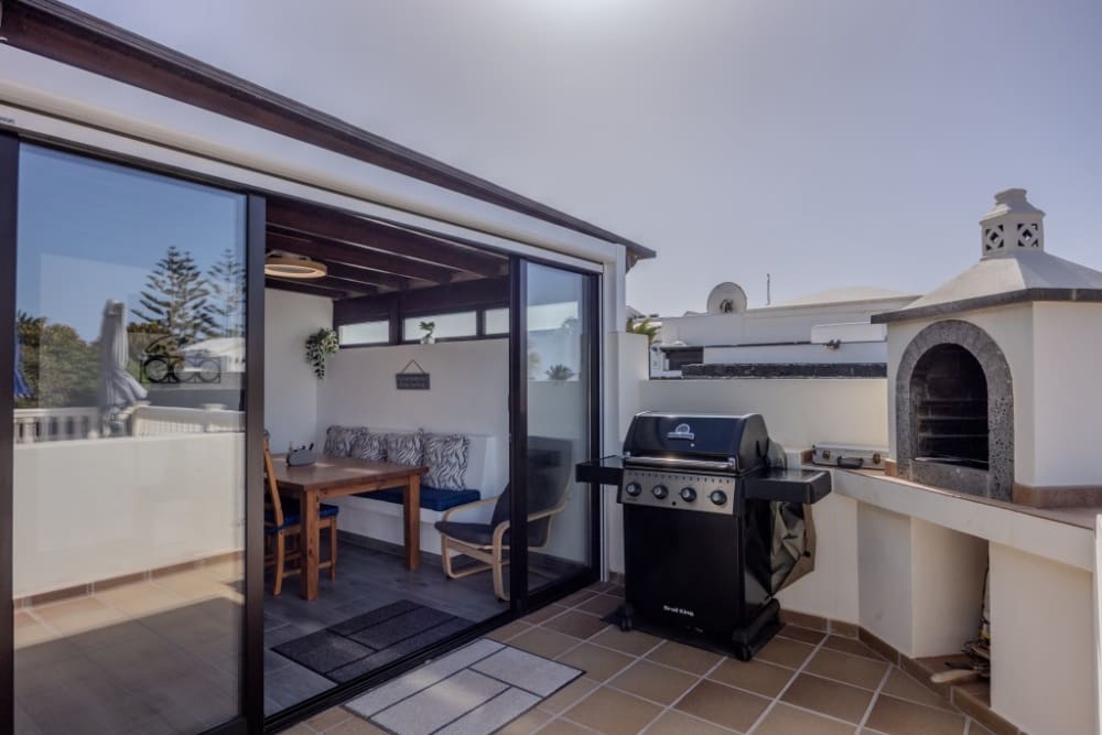 3 slaapkamer Villa te koop in Playa Blanca met zwembad - € 545.000 (Ref: 9305166)