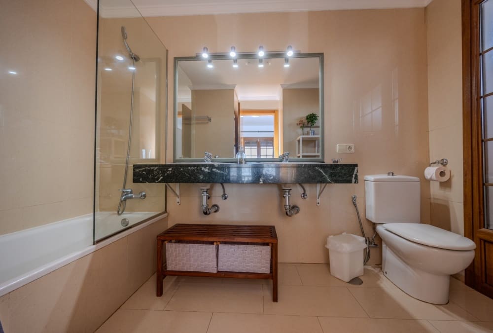 5 bedroom Villa for sale in Playa Blanca with pool - € 699,000 (Ref: 9310867)