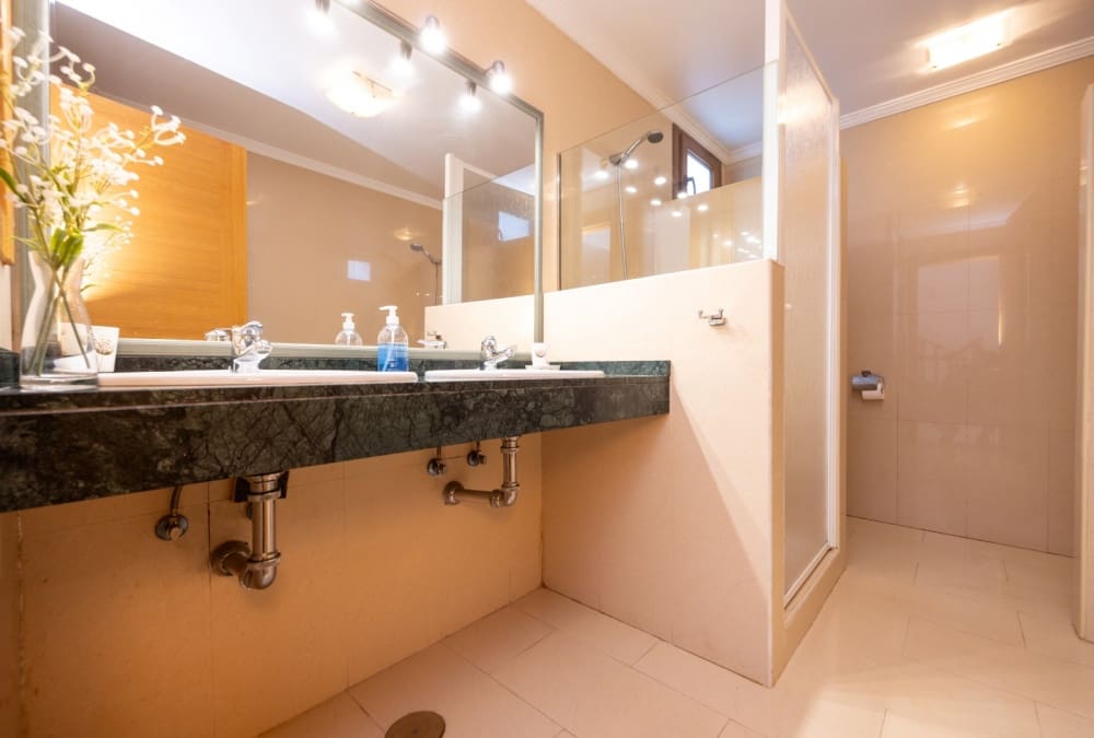 5 bedroom Villa for sale in Playa Blanca with pool - € 699,000 (Ref: 9310867)