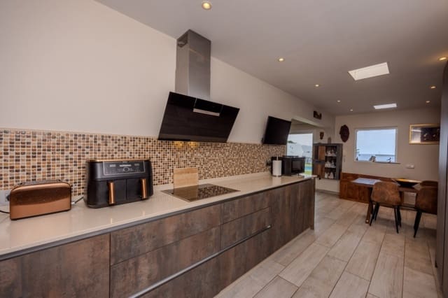 4 makuuhuone Huvila myytävänä paikassa Playa Blanca, Yaiza mukana uima-altaan - 499 000 € (Ref: 9349513)