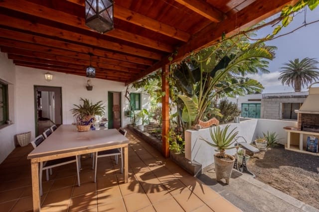 6 soveværelse Villa til salg i Haría - € 798.000 (Ref: 9359550)