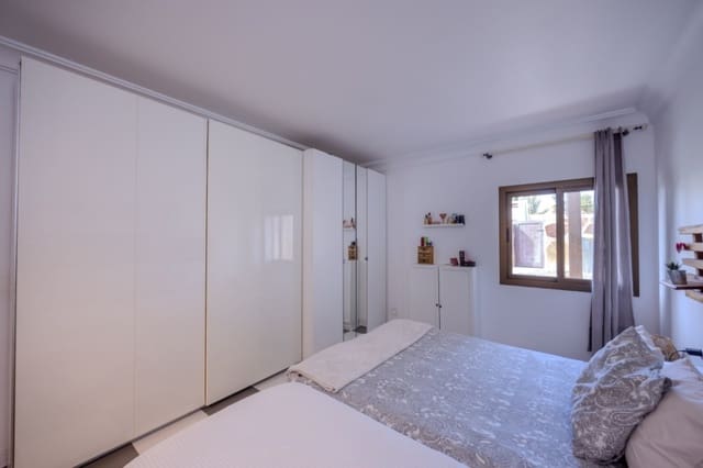 3 bedroom Villa for sale in Playa Blanca, Yaiza with pool - € 415,000 (Ref: 9367478)