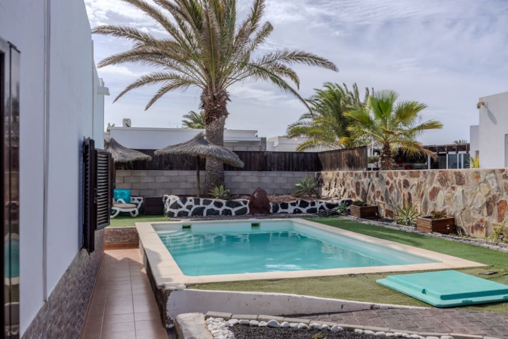 3 soveværelse Villa til salg i Playa Blanca med swimmingpool - € 415.000 (Ref: 9367478)