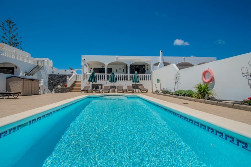 5 soverom Villa til salgs i Playa Blanca med svømmebasseng - € 725 000 (Ref: 9393332)