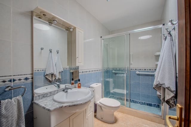 5 makuuhuone Huvila myytävänä paikassa Playa Blanca, Yaiza mukana uima-altaan - 725 000 € (Ref: 9393332)