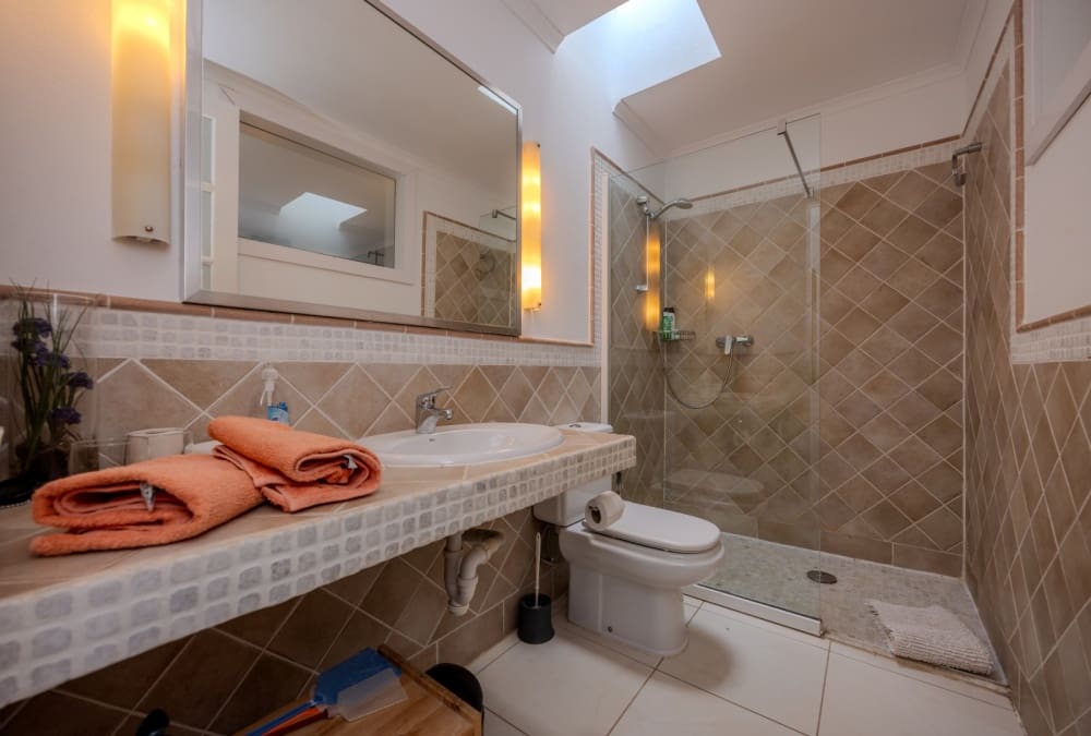 5 slaapkamer Villa te koop in Las Brenas met zwembad - € 1.299.000 (Ref: 9410947)