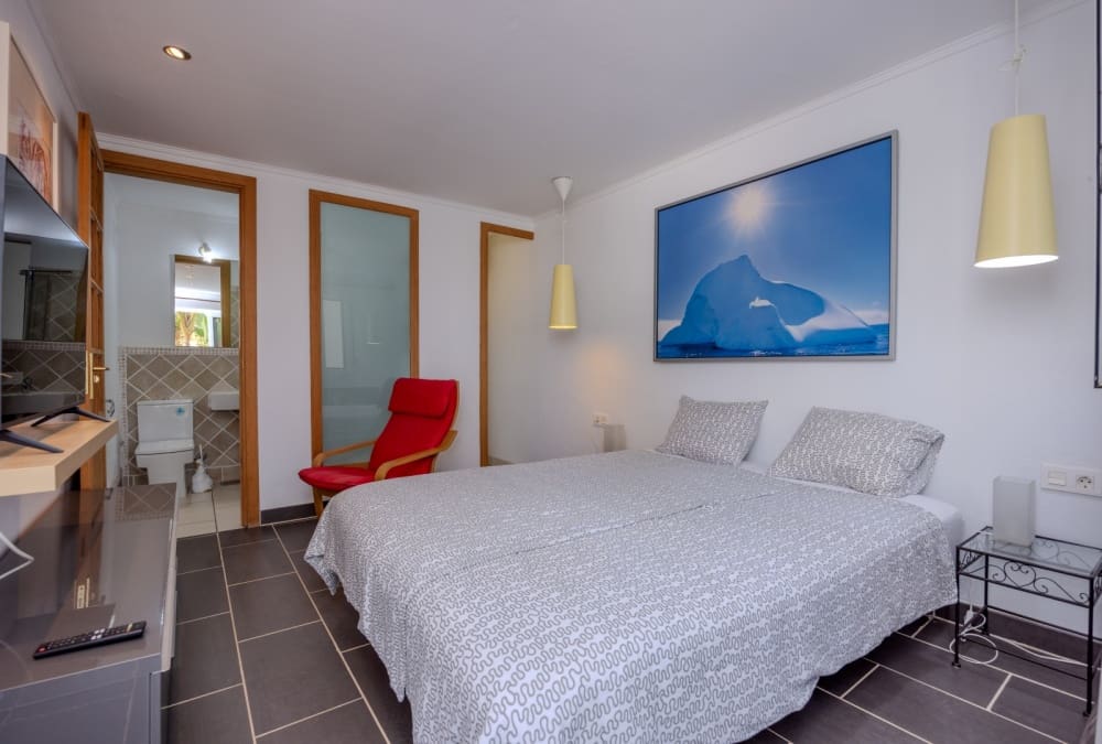 5 slaapkamer Villa te koop in Las Brenas met zwembad - € 1.299.000 (Ref: 9410947)