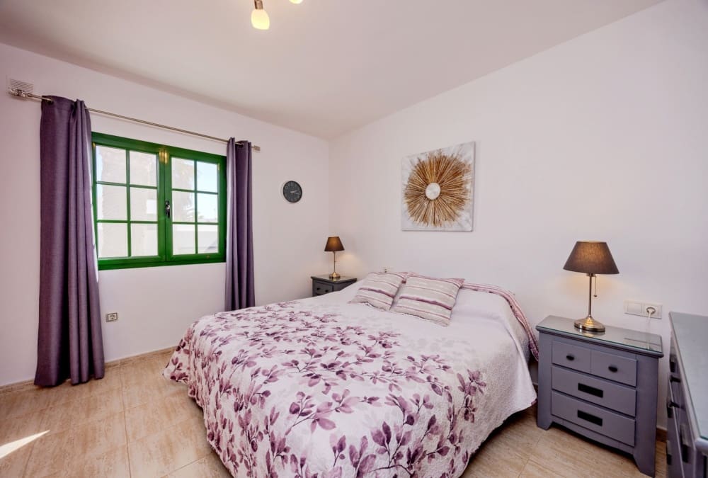 2 bedroom Villa for sale in Playa Blanca with pool - € 329,000 (Ref: 9449144)