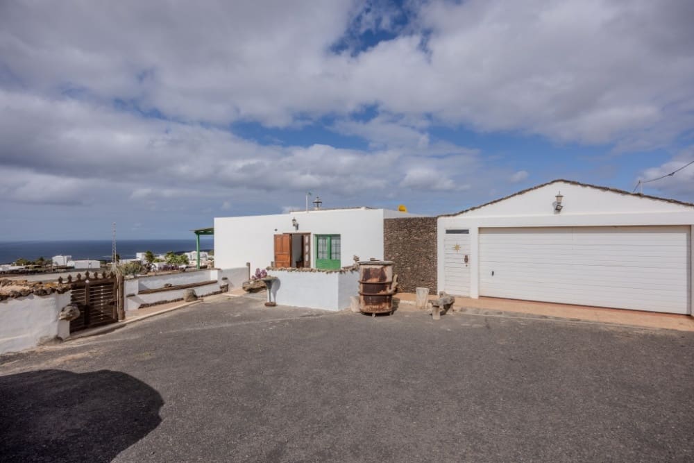 3 bedroom Villa for sale in Las Brenas - € 920,000 (Ref: 9452099)