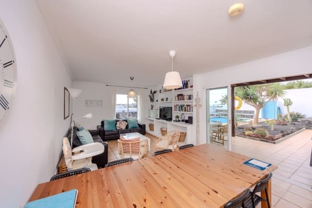 4 sypialnia Willa na sprzedaż w Playa Blanca, Yaiza z basenem - 750 000 € (Ref: 9465637)