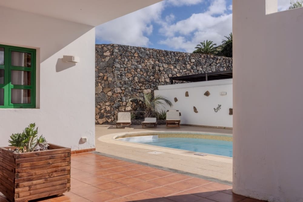 Chalet de 5 habitaciones en Yaiza en venta con piscina - 799.000 € (Ref: 9470673)