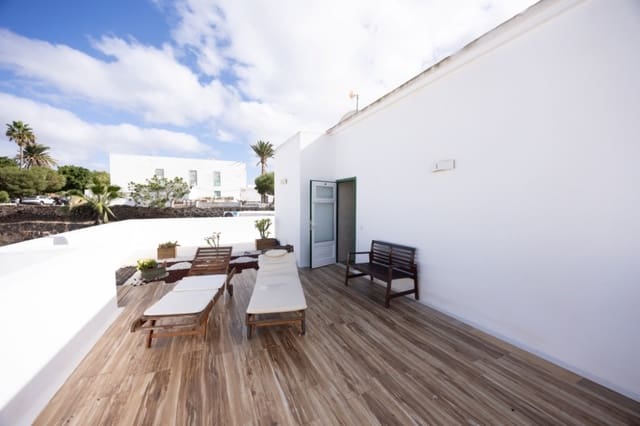 5 slaapkamer Villa te koop in Yaiza met zwembad - € 799.000 (Ref: 9470673)