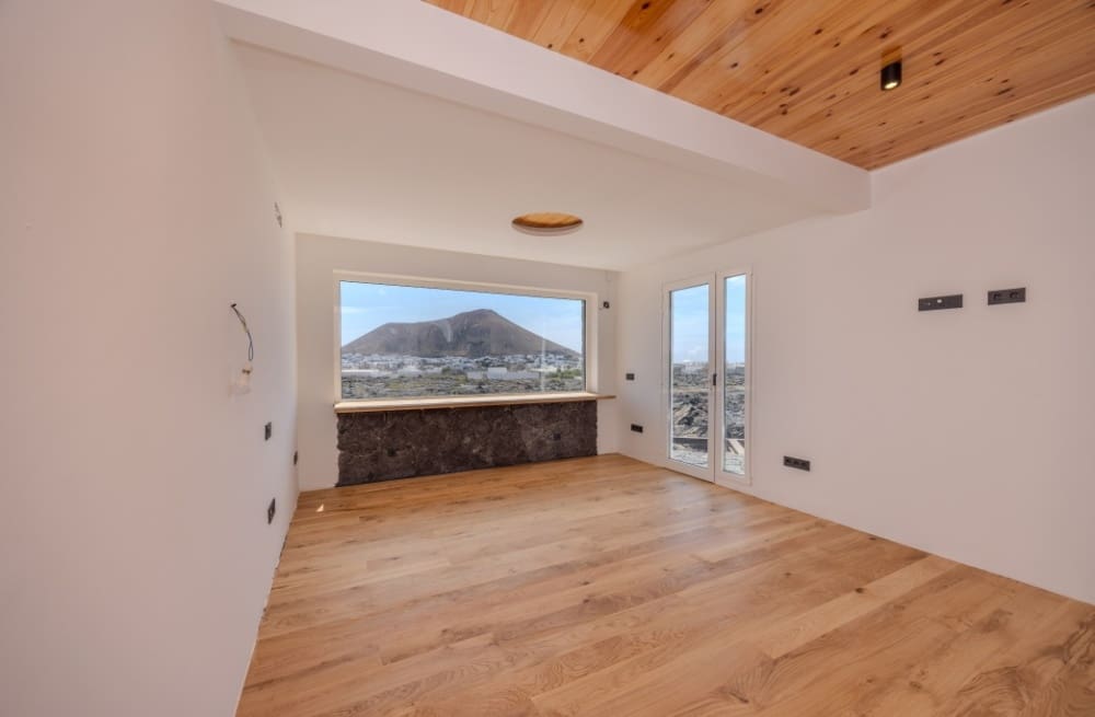 6 bedroom Villa for sale in Tahiche with pool - € 2,100,000 (Ref: 9504254)