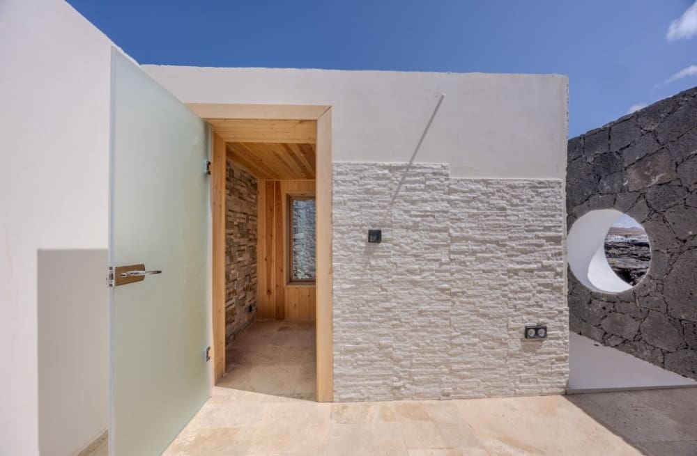 6 bedroom Villa for sale in Tahiche with pool - € 2,100,000 (Ref: 9504254)