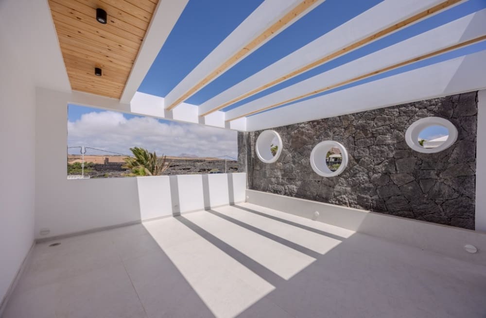 6 bedroom Villa for sale in Tahiche with pool - € 2,100,000 (Ref: 9504254)