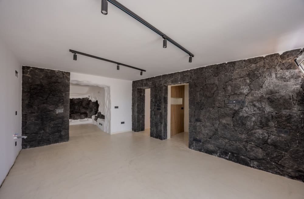 6 bedroom Villa for sale in Tahiche with pool - € 2,100,000 (Ref: 9504254)