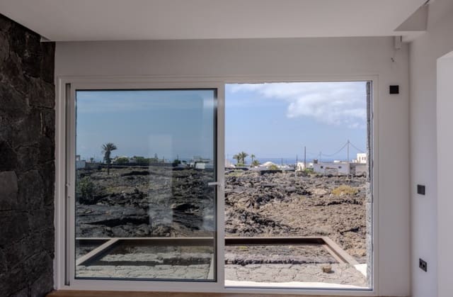 6 bedroom Villa for sale in Tahiche, Teguise with pool - € 2,100,000 (Ref: 9504254)