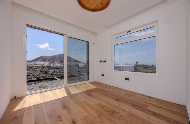 6 bedroom Villa for sale in Tahiche, Teguise with pool - € 2,100,000 (Ref: 9504254)