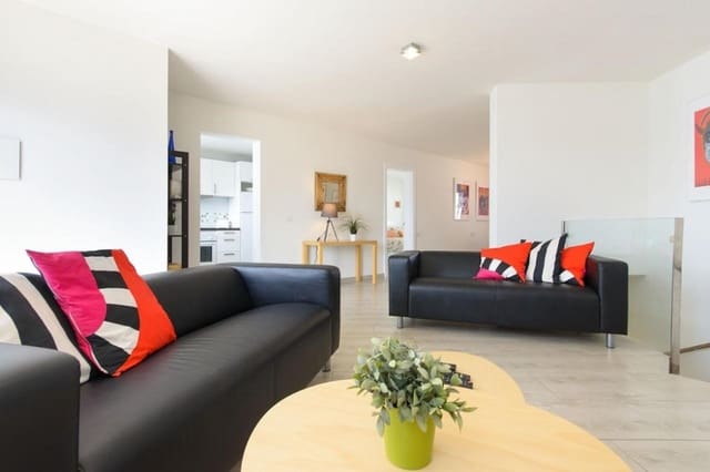 Chalet de 7 habitaciones en Playa Blanca, Yaiza en venta con piscina - 850.000 € (Ref: 9604944)