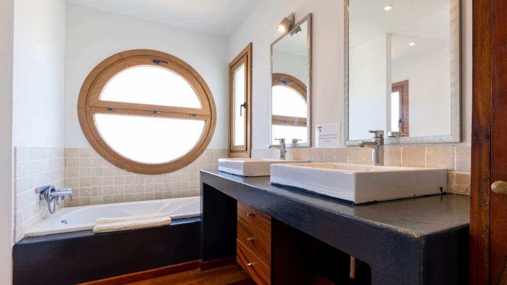 5 Zimmer Villa zu verkaufen in Puerto Calero mit Pool - 1.200.000 € (Ref: 9677448)