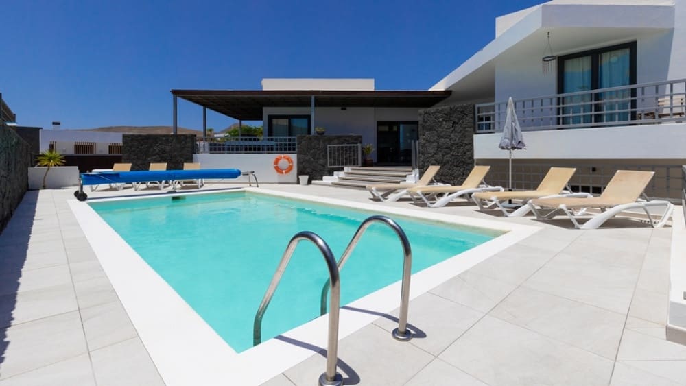 5 Zimmer Villa zu verkaufen in Puerto Calero mit Pool - 1.200.000 € (Ref: 9677448)