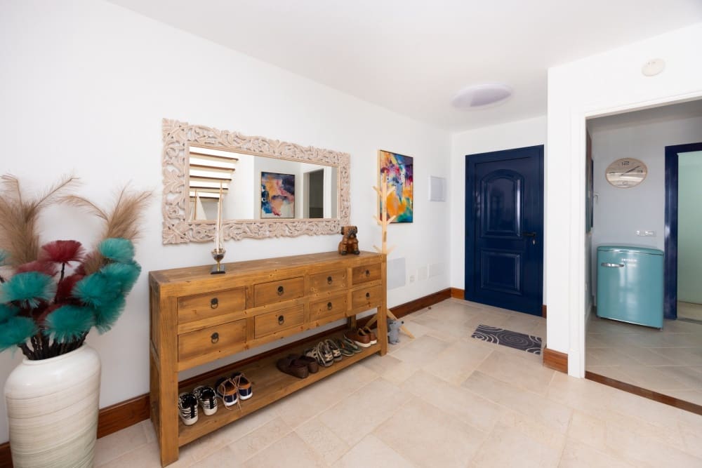 3 bedroom Villa for sale in Puerto Calero with pool - € 799,000 (Ref: 9698810)