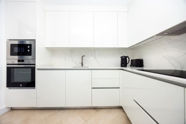 Apartamento de 3 habitaciones en Puerto Calero, Yaiza en venta con piscina - 799.000 € (Ref: 9698810)