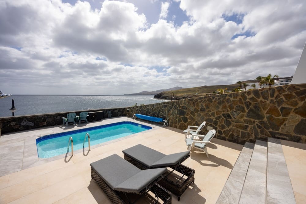 3 bedroom Villa for sale in Puerto Calero with pool - € 799,000 (Ref: 9698810)