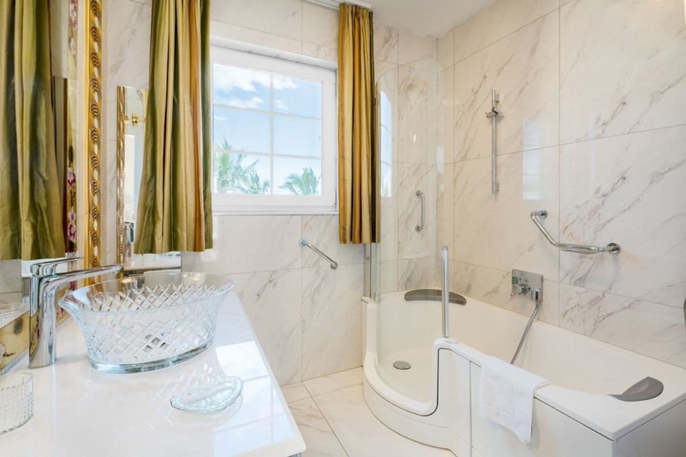 4 soveværelse Villa til salg i Puerto Calero med swimmingpool - € 2.400.000 (Ref: 9761956)