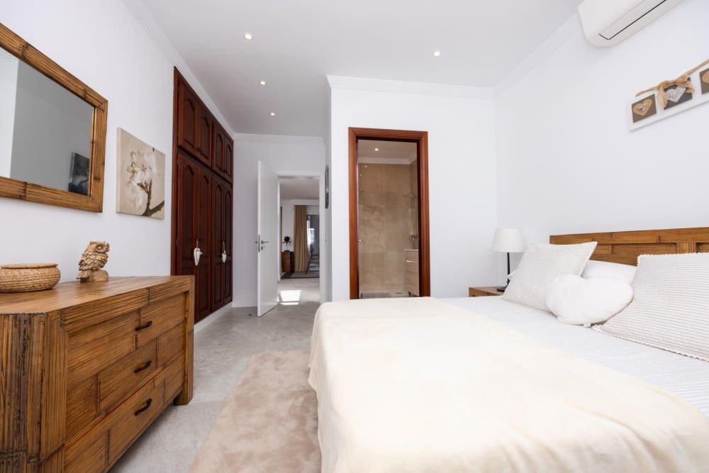 5 sypialnia Willa na sprzedaż w Puerto Calero z basenem - 1 750 000 € (Ref: 9783235)