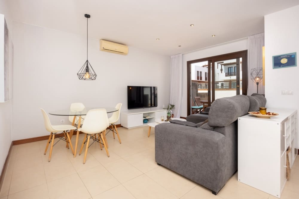 2 makuuhuone Huvila myytävänä paikassa Puerto Calero mukana uima-altaan - 369 000 € (Ref: 9799226)