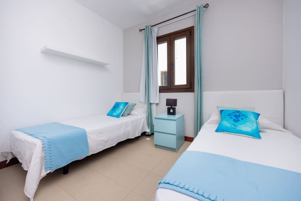 2 makuuhuone Huvila myytävänä paikassa Puerto Calero mukana uima-altaan - 369 000 € (Ref: 9799226)