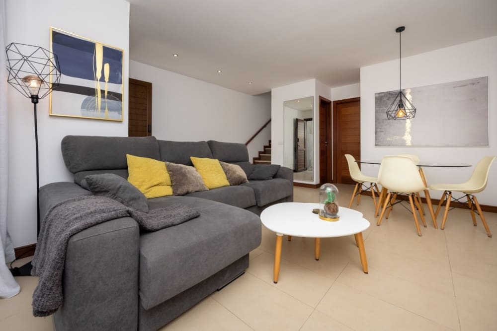 2 makuuhuone Huvila myytävänä paikassa Puerto Calero mukana uima-altaan - 369 000 € (Ref: 9799226)