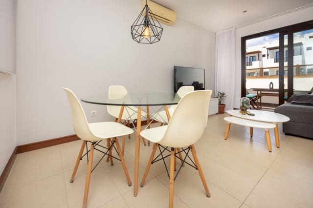 2 makuuhuone Huvila myytävänä paikassa Puerto Calero, Yaiza mukana uima-altaan - 369 000 € (Ref: 9799226)