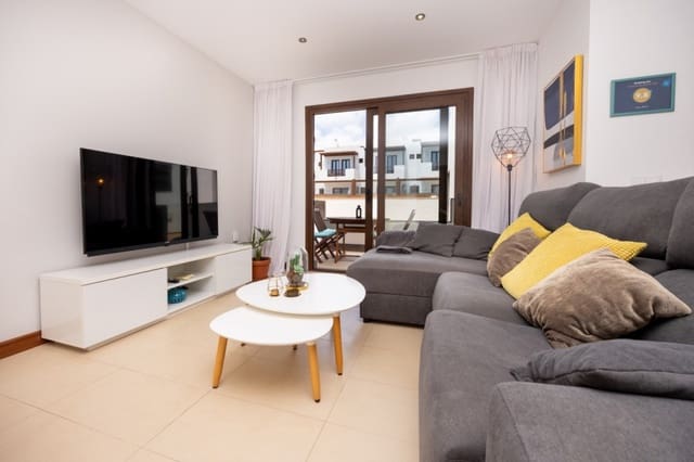 2 makuuhuone Huvila myytävänä paikassa Puerto Calero, Yaiza mukana uima-altaan - 369 000 € (Ref: 9799226)