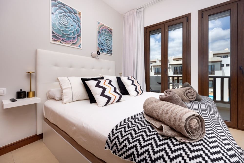 2 makuuhuone Huvila myytävänä paikassa Puerto Calero mukana uima-altaan - 369 000 € (Ref: 9799226)