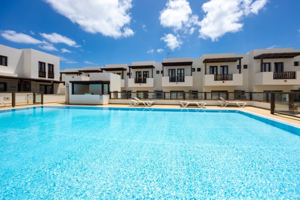 2 makuuhuone Huvila myytävänä paikassa Puerto Calero mukana uima-altaan - 369 000 € (Ref: 9799226)