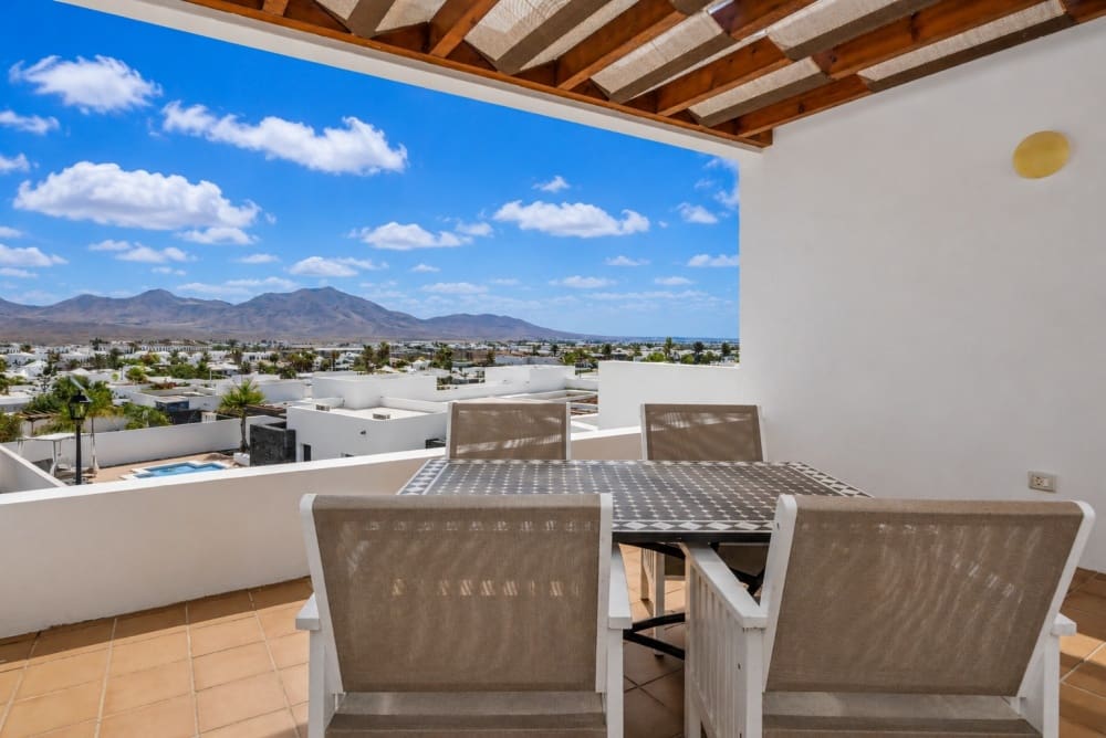 Bungalow de 2 habitaciones en Playa Blanca en venta con piscina - 480.000 € (Ref: 9894446)
