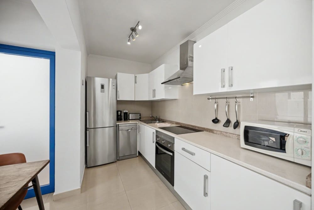 Bungalow de 2 habitaciones en Playa Blanca en venta con piscina - 480.000 € (Ref: 9894446)